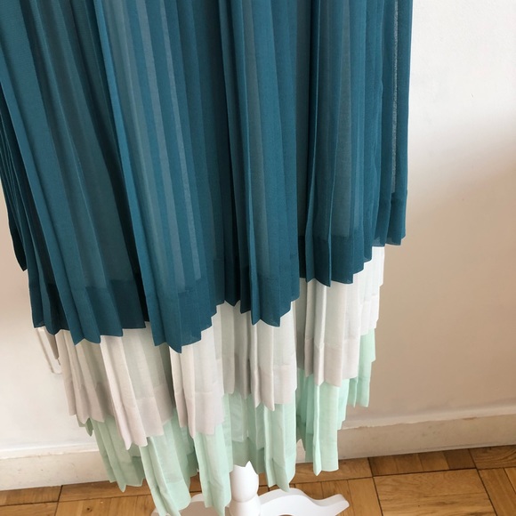 Anthro Girls From Savoy | tiered accordion dress - Picture 6 of 8